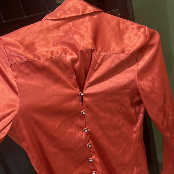 Arden B Cranberry Satin Shirt XS NWT - Picture 9 of 9